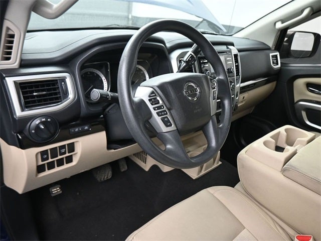 2017 Nissan Titan SV