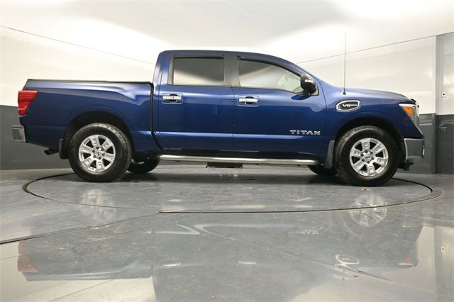 2017 Nissan Titan SV