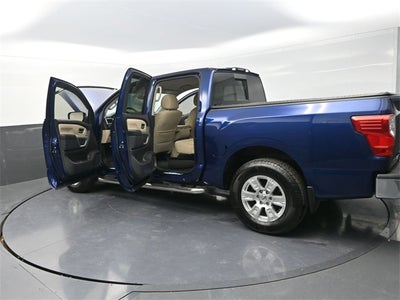 2017 Nissan Titan SV