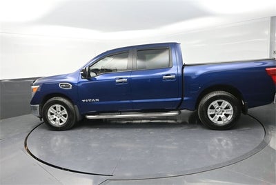 2017 Nissan Titan SV