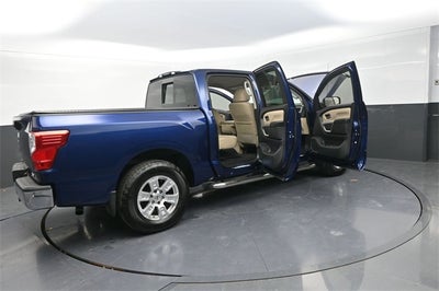 2017 Nissan Titan SV