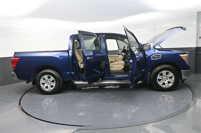 2017 Nissan Titan SV