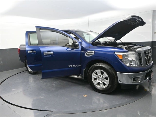 2017 Nissan Titan SV