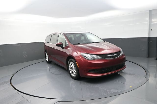 2022 Chrysler Voyager LX