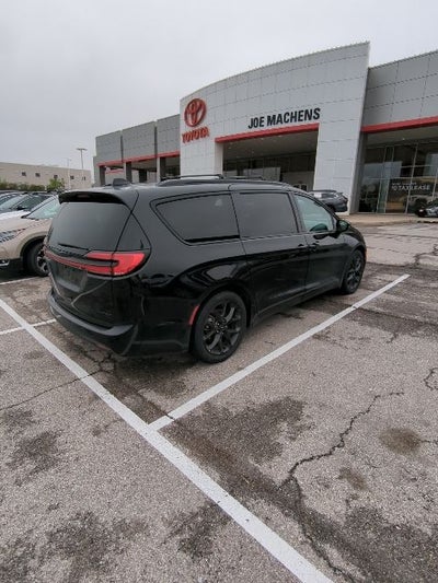 2025 Chrysler Pacifica Limited