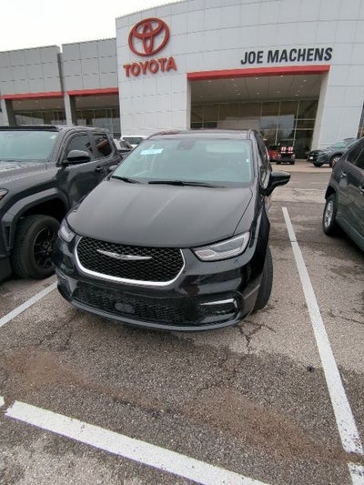 2024 Chrysler Pacifica Hybrid Select