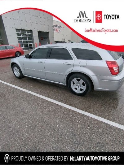 2005 Dodge Magnum SE