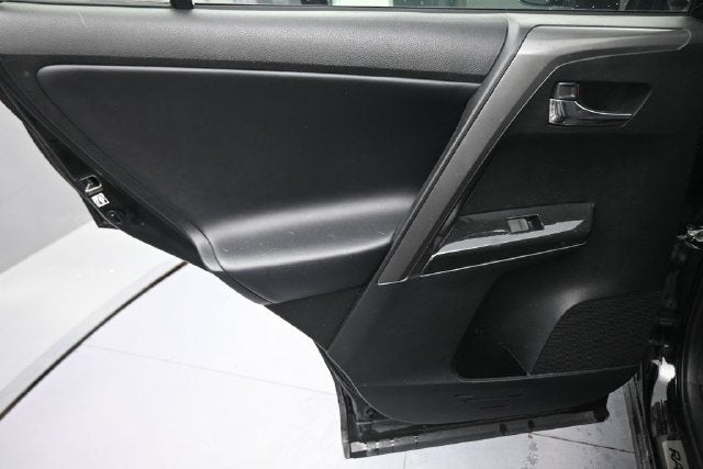 2018 Toyota RAV4 SE