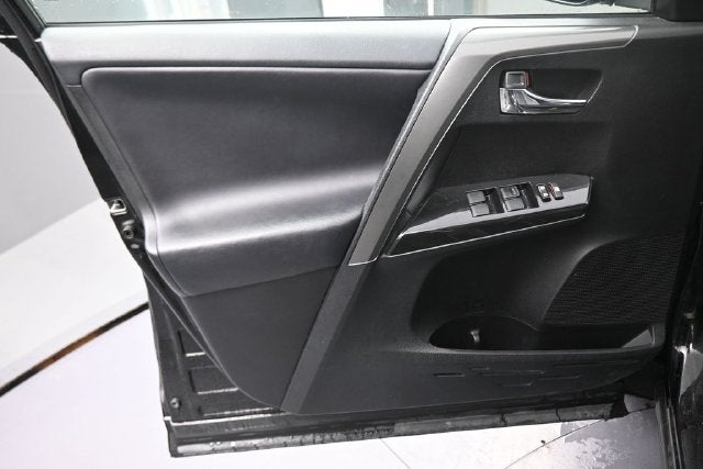 2018 Toyota RAV4 SE