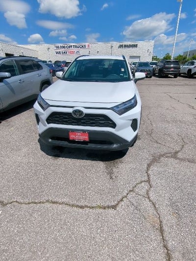 2025 Toyota RAV4 XLE