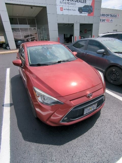 2020 Toyota Yaris LE