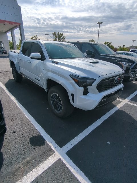 2024 Toyota Tacoma Hybrid TRD Sport