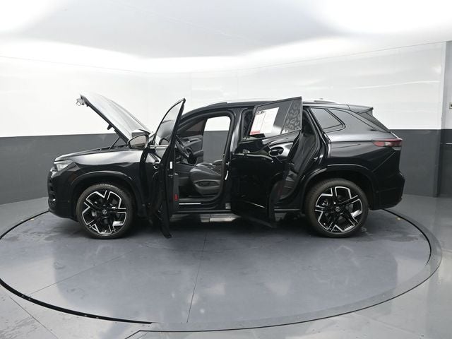 2026 Volkswagen Tiguan 2.0T SEL R-Line Turbo