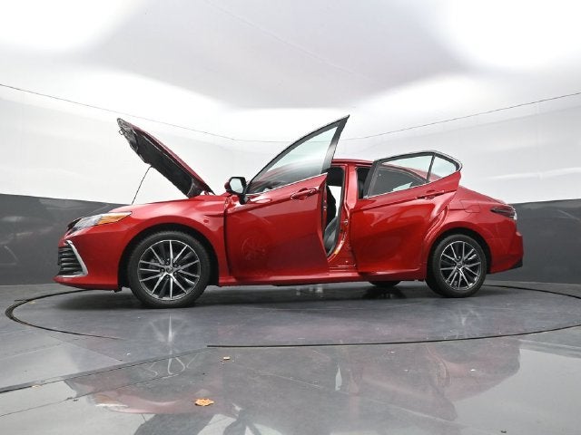 2023 Toyota Camry Hybrid XLE