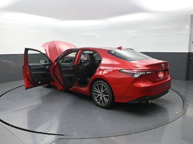 2023 Toyota Camry Hybrid XLE