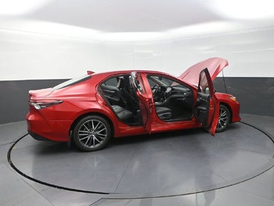 2023 Toyota Camry Hybrid XLE