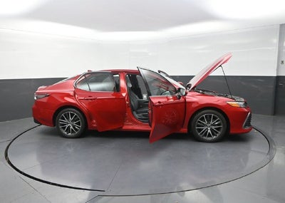 2023 Toyota Camry Hybrid XLE