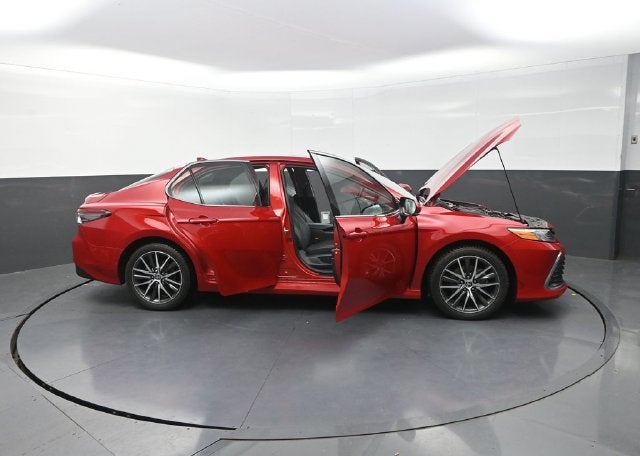2023 Toyota Camry Hybrid XLE