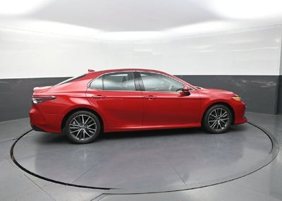 2023 Toyota Camry Hybrid XLE