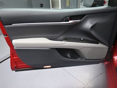 2023 Toyota Camry Hybrid XLE