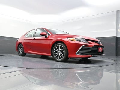2023 Toyota Camry Hybrid XLE