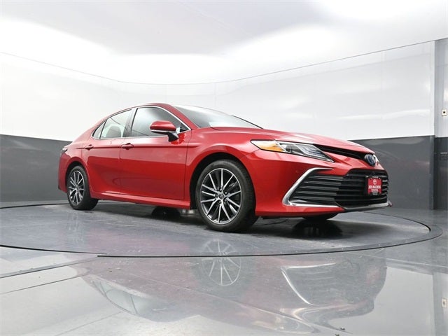 2023 Toyota Camry Hybrid XLE