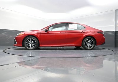 2023 Toyota Camry Hybrid XLE