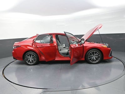 2023 Toyota Camry Hybrid XLE