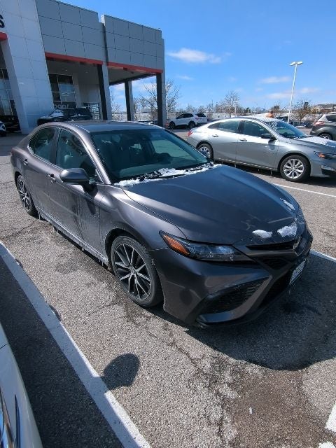 2022 Toyota Camry SE