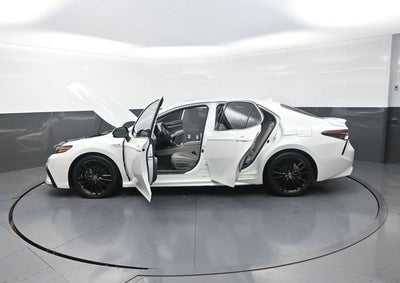 2021 Toyota Camry Hybrid XSE