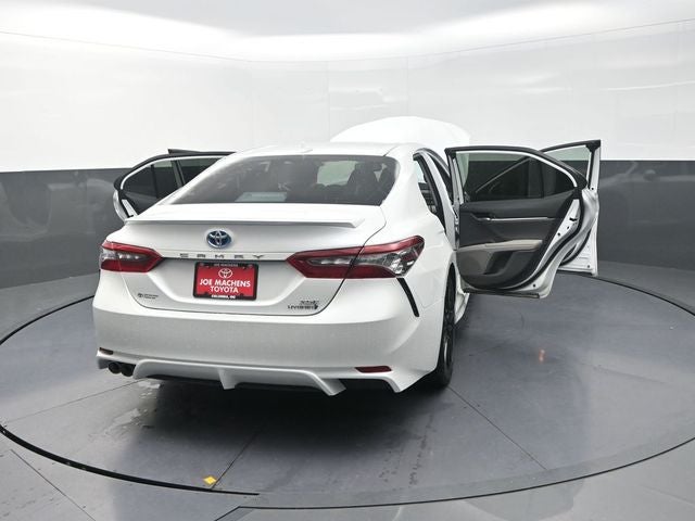 2021 Toyota Camry Hybrid XSE