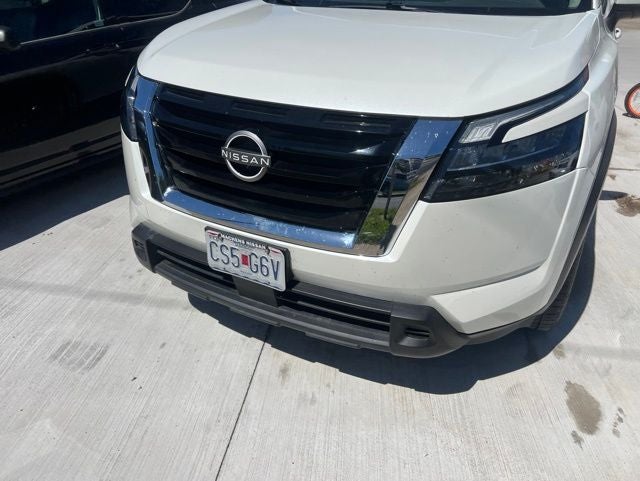 2023 Nissan Pathfinder SV