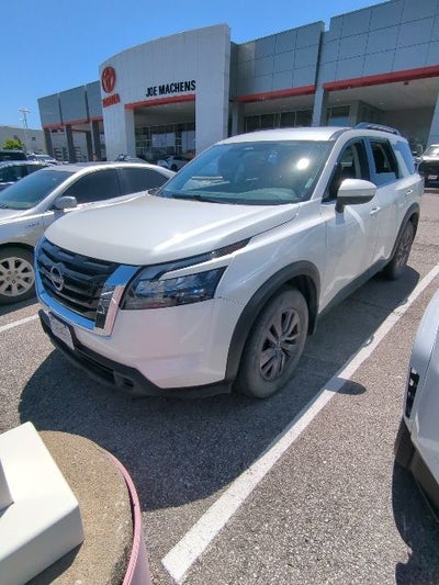2023 Nissan Pathfinder SV