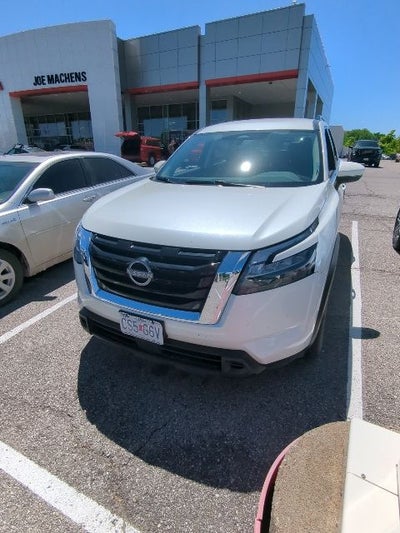2023 Nissan Pathfinder SV