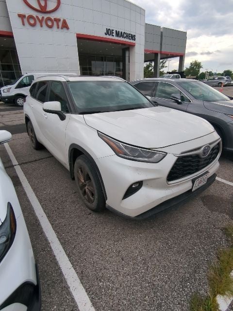 2023 Toyota Highlander Hybrid Bronze Edition