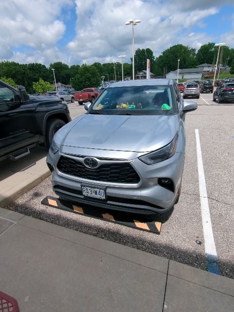 2022 Toyota Highlander LE