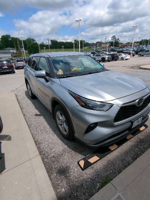 2022 Toyota Highlander LE