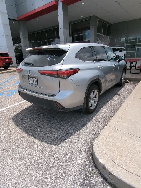 2022 Toyota Highlander LE