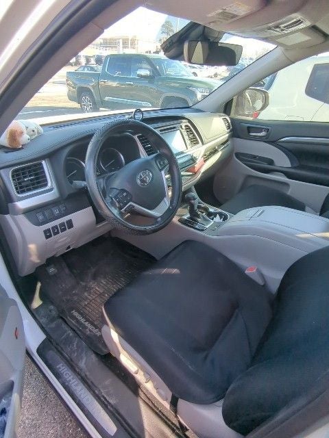 2019 Toyota Highlander Hybrid Limited Platinum