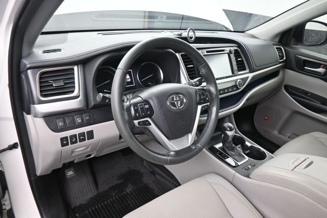 2019 Toyota Highlander Hybrid Limited Platinum
