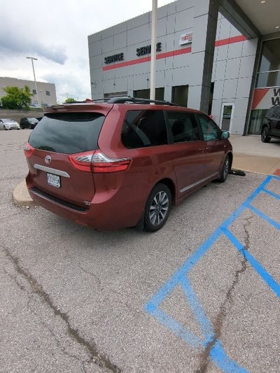 2020 Toyota Sienna Limited 7 Passenger