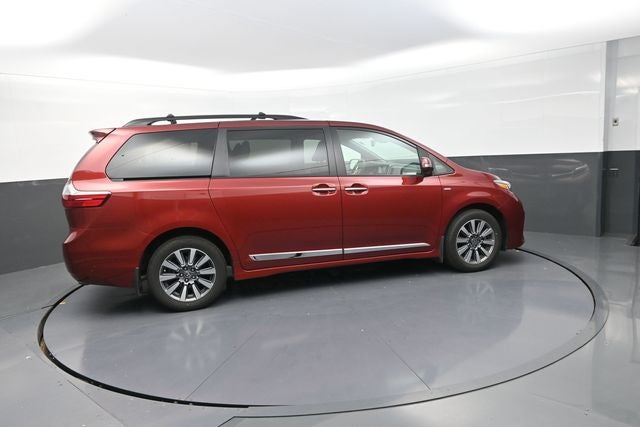 2020 Toyota Sienna Limited 7 Passenger
