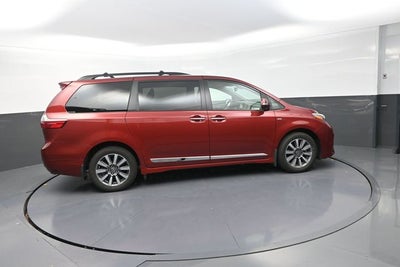2020 Toyota Sienna Limited 7 Passenger