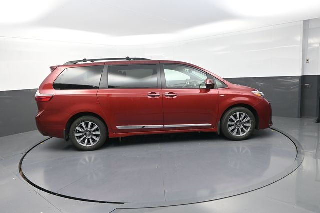2020 Toyota Sienna Limited 7 Passenger
