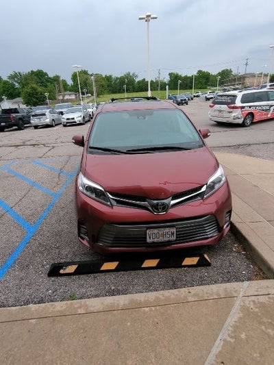 2020 Toyota Sienna Limited 7 Passenger