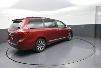 2020 Toyota Sienna Limited 7 Passenger