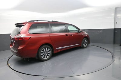 2020 Toyota Sienna Limited 7 Passenger