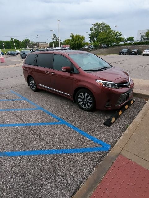 2020 Toyota Sienna Limited 7 Passenger