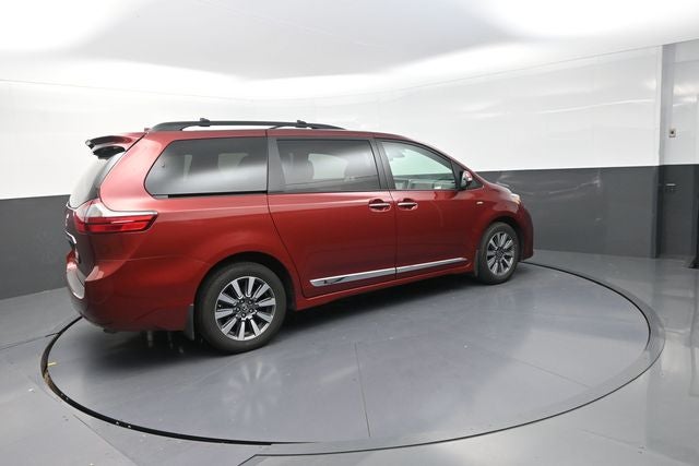 2020 Toyota Sienna Limited 7 Passenger