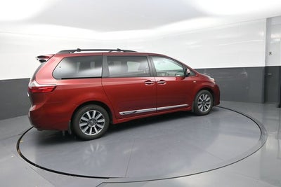 2020 Toyota Sienna Limited 7 Passenger